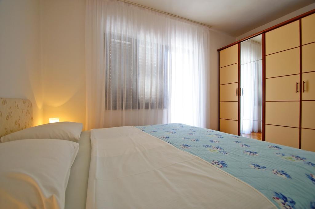 Hella Apartments Trogir Quarto foto