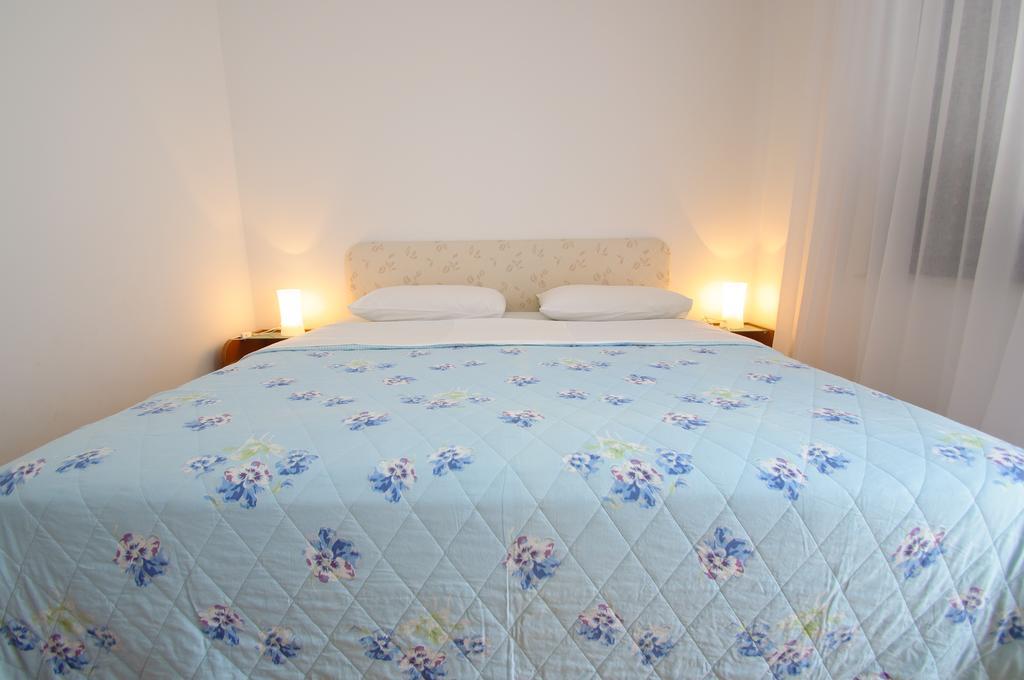 Hella Apartments Trogir Quarto foto