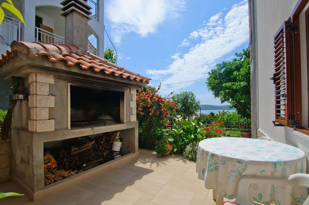 Hella Apartments Trogir Quarto foto